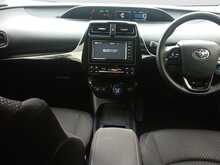 Toyota Prius S - U8098