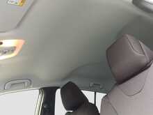 Toyota Prius S - U8098