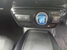 Toyota Prius S - U8098