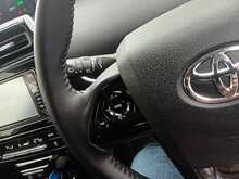 Toyota Prius S - U8098