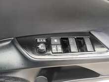 Toyota Prius S - U8098