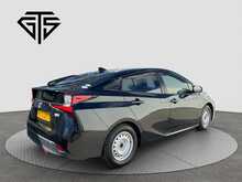 Toyota Prius S - U8098