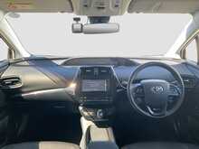 Toyota Prius S - U8098