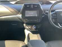 Toyota Prius S - U8098