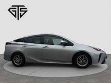 Toyota Prius S - U8099