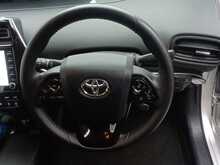 Toyota Prius S - U8099