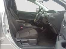 Toyota Prius S - U8099