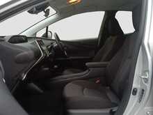 Toyota Prius S - U8099