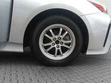 Toyota Prius S - U8099