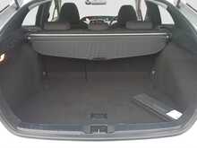 Toyota Prius S - U8099