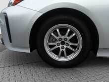 Toyota Prius S - U8099