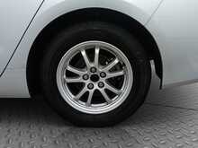 Toyota Prius S - U8099