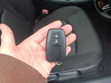 Toyota Prius S - U8099