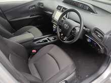 Toyota Prius S - U8099