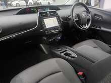 Toyota Prius S - U8099