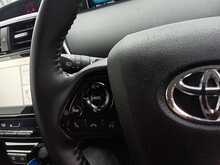 Toyota Prius S - U8099