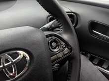 Toyota Prius S - U8099