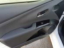 Toyota Prius S - U8100