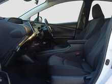 Toyota Prius S - U8102
