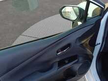 Toyota Prius S - U8102
