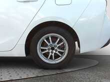 Toyota Prius S - U8102