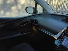 Toyota Prius S - U8102