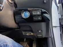 Toyota Prius S - U8102