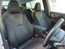 Toyota Prius S - U8102