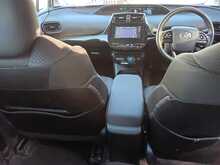 Toyota Prius S - U8102