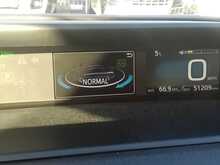 Toyota Prius S - U8102