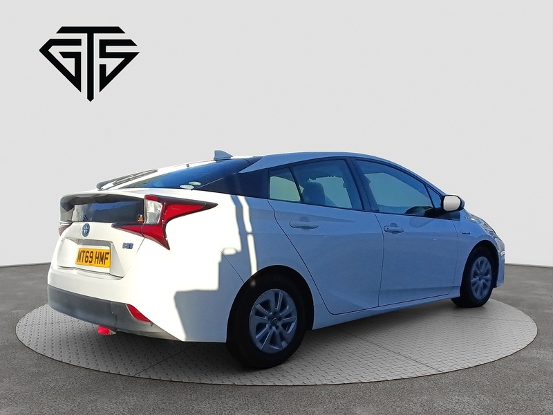 Toyota Prius S - U8103