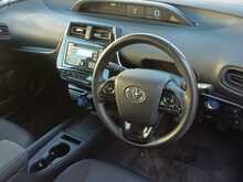 Toyota Prius S - U8103