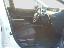 Toyota Prius S - U8103