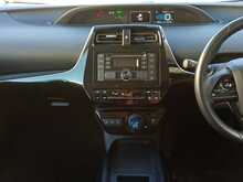 Toyota Prius S - U8103