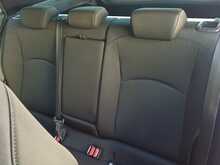 Toyota Prius S - U8103