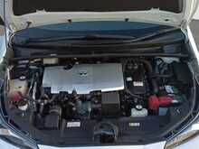 Toyota Prius S - U8103