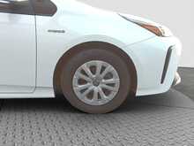 Toyota Prius S - U8103