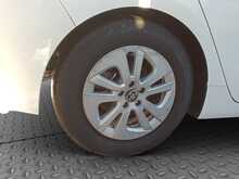 Toyota Prius S - U8103
