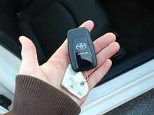 Toyota Prius S - U8103