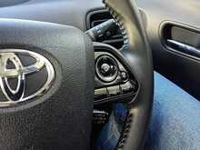 Toyota Prius S - U8103