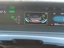 Toyota Prius S - U8103