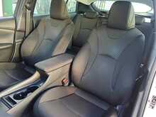 Toyota Prius S - U8103