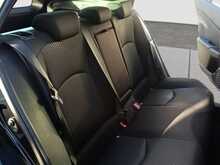 Toyota Prius S - U8106