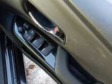 Toyota Prius S - U8106