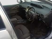 Toyota Prius S - U8107