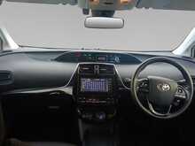 Toyota Prius S - U8107