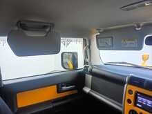 Toyota FJ CRUISER Color Package 4WD - U8108