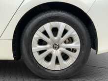 Toyota Prius S - U8109