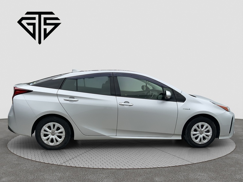 Toyota Prius S - U8109