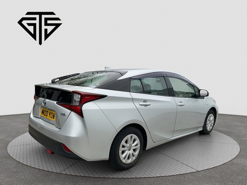 Toyota Prius S - U8109
